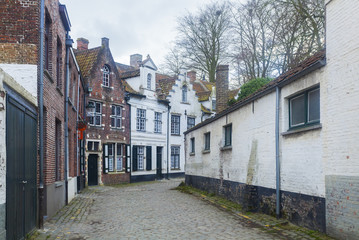 Fototapeta na wymiar Tradycyjnych budynków i brukowanych ulic Brugia, Belgia