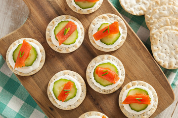 Salmon and Cracker Hor D'oeuvres