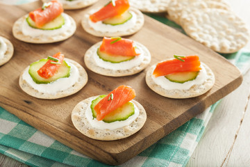 Salmon and Cracker Hor D'oeuvres
