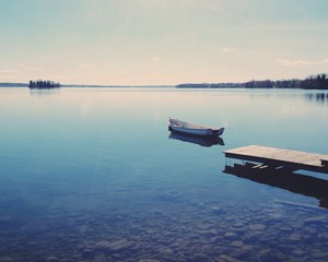 See / Boot am Steg