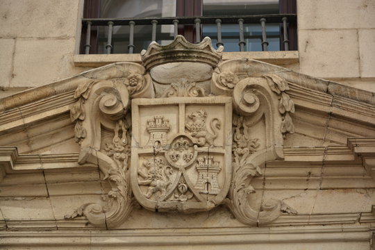 Escudo labrado en piedra, Espa&ntilde;a