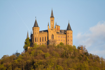 Fototapeta na wymiar Zamek Hohenzollern Hechingen w wieczornym świetle