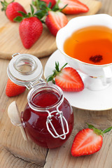 Tea with strawberries