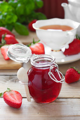Tea with strawberries