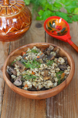 Pearl barley with mushrooms