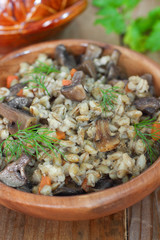 Pearl barley with mushrooms