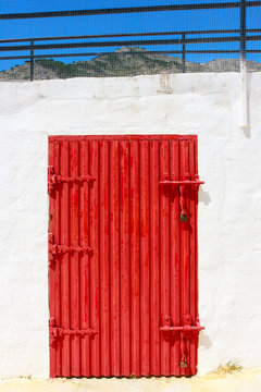 Red door, red gate