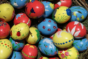 Ostern, Ostereier, Osterbrunnen, Osterhase, Christentum, Jesus