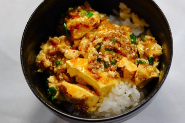 麻婆丼