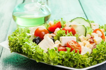 Fresh vegetable salad with cheese