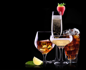 different alcohol drinks set - obrazy, fototapety, plakaty