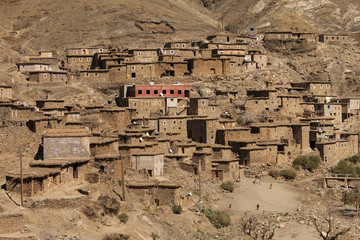 Traditional village in Atlas Mountains - obrazy, fototapety, plakaty