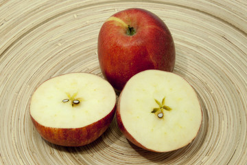 red apple and slices