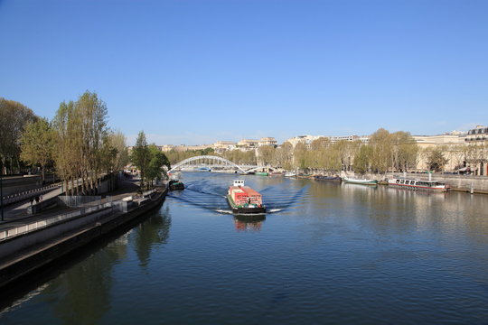 Chiatta per trasporto merci - Fiume Senna - Parigi