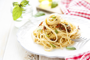 Basil and tomatoes pasta