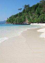 Fototapeta na wymiar Beautiful beach in Thailand