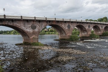 Fototapeta na wymiar Piękne mosty w górach Szkocji