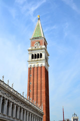Fototapeta na wymiar Campanile Wenecja