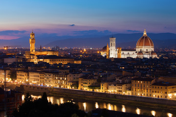 Fototapeta na wymiar Florence cityscape with Duomo Santa Maria Del Fiore and Piazza D