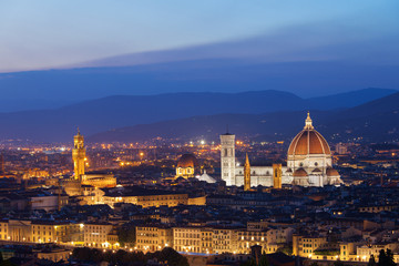 Fototapeta na wymiar Santa Maria del Fiore, the Florence Duomo at sunset