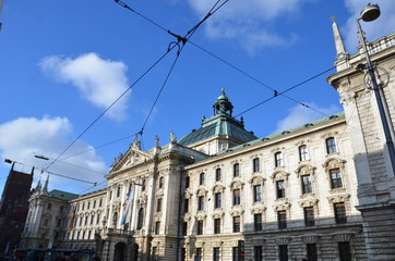 Karlsplatz, Münich, palais de Justice