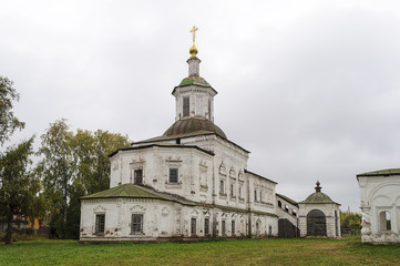 Fototapeta na wymiar Ancient church in Veliky Ustyug