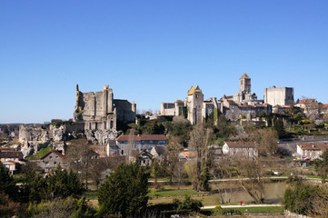 Fototapeta na wymiar Widok średniowiecznego miasta Chauvigny