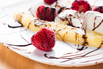 Banana split dessert