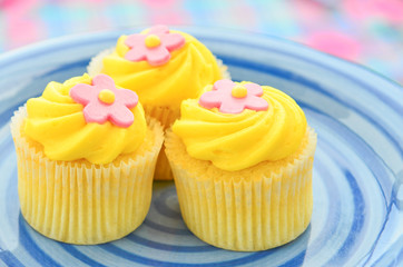 Iced lemon cupcakes