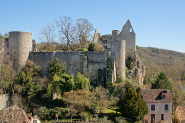 Obraz premium Ruine du château d'Angles-sur-l'Anglin