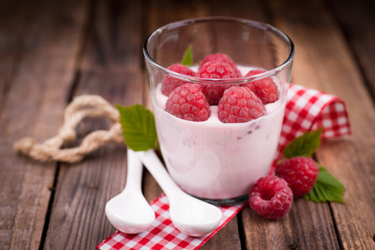 Himbeerdessert mit Joghurt