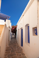 Fototapeta premium White houses and blue sky on the greek island