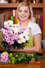 Making a beautiful flower bunch.