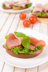 Delicious sandwich with lettuce and ham