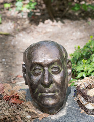 Obraz premium Grabstein, Kopf