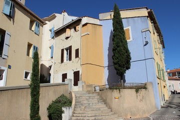 Centre ancien escarpé d'Aubagne en Provence