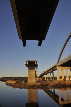 unterbrochene Br&uuml;cke
