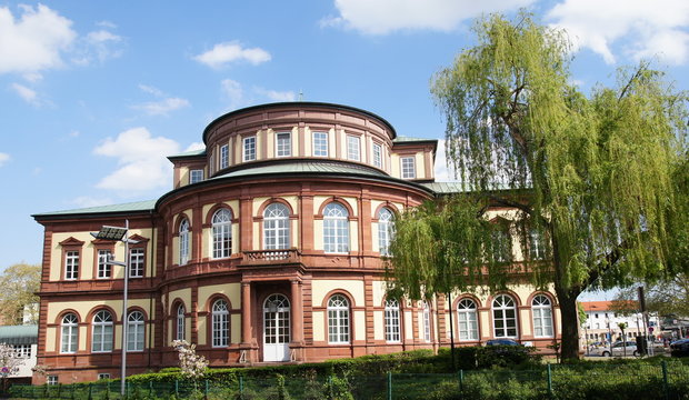 Saalbau in Neustadt an der Weinstra&szlig;e