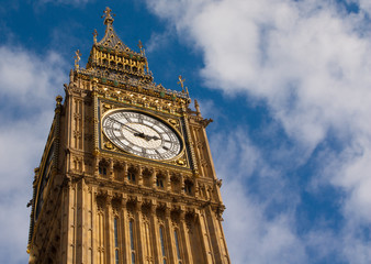 Fototapeta na wymiar detail of the clock tower in london