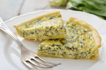 Quiche pie with spinach