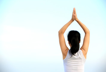 Fototapeta na wymiar fitness yoga woman seaside 