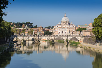 Fototapeta na wymiar Tiber river in Rome, Italy