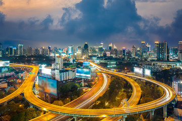 Fototapeta na wymiar Bangkok Cityscape at twilight, Bangkok Expressway (Thailand)
