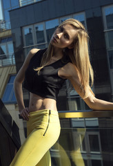 Obraz na płótnie Canvas Fashion model posing outdoor