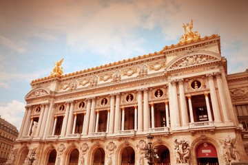 Fototapeta na wymiar Paris - Opera Garnier - cross processed retro color tone