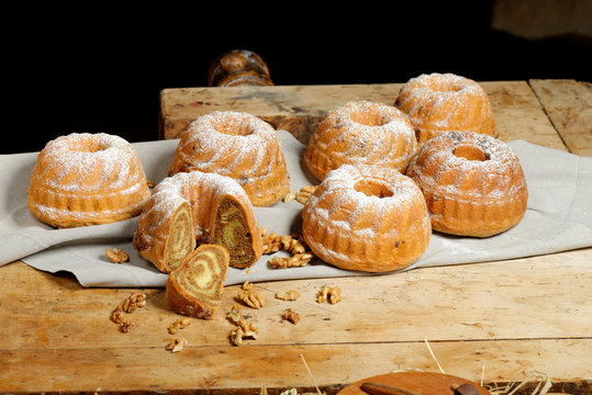 Potica/Potizza, Roll with walnuts