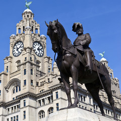 Fototapeta na wymiar King Edward VII Monument in Liverpool
