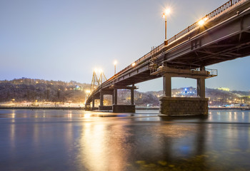 Fototapeta na wymiar Footbridge in winter Kiev. Ukraine.