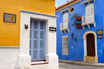 Fototapeta na wymiar Typical Colonial houses, Old City of Cartagena