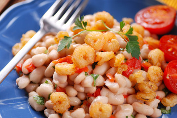 antipasto di fagioli cannellini e gamberetti